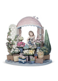 Lladro Romantic Feelings Woman Sculpture