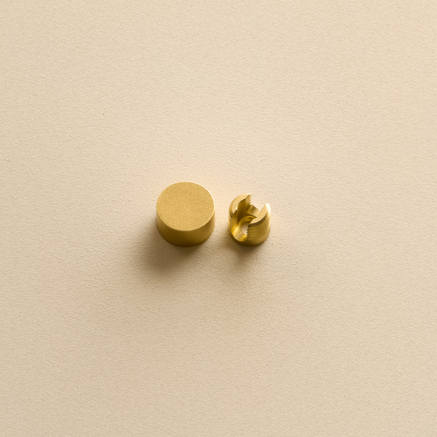 Tala Voronoi I Plug-In Pendant in Brass
