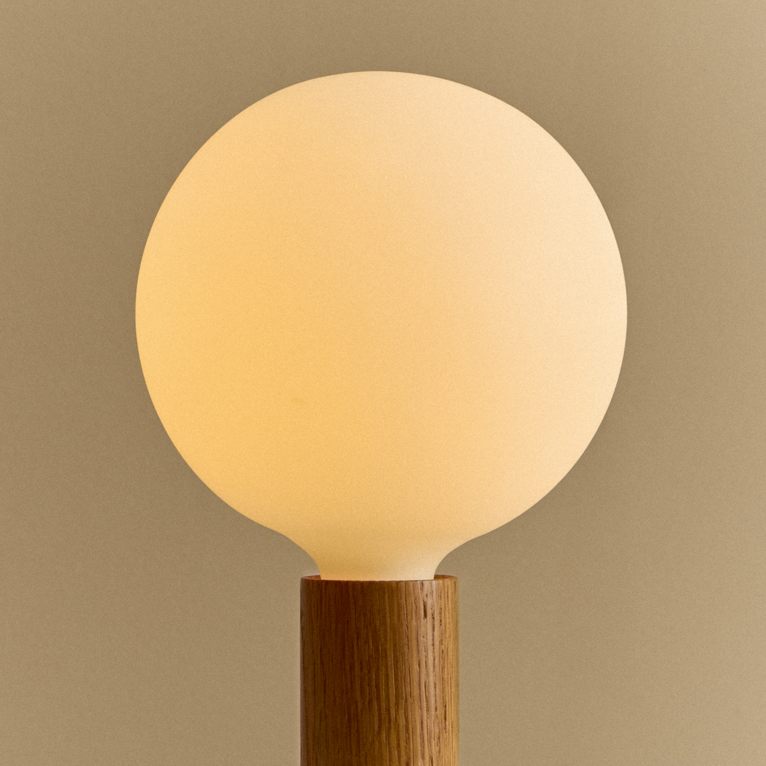 Tala Knuckle Table Lamp in Oak + Sphere IV close-up detail of the finish (view 2)