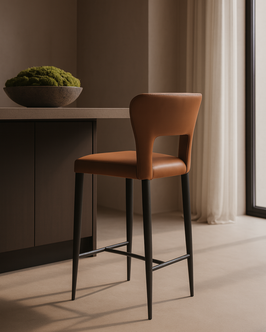 Tommy Franks Pari II bar stool in Colonial