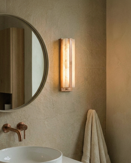 Araco Lumière Frozen Vela natural alabaster wall light, alternate view