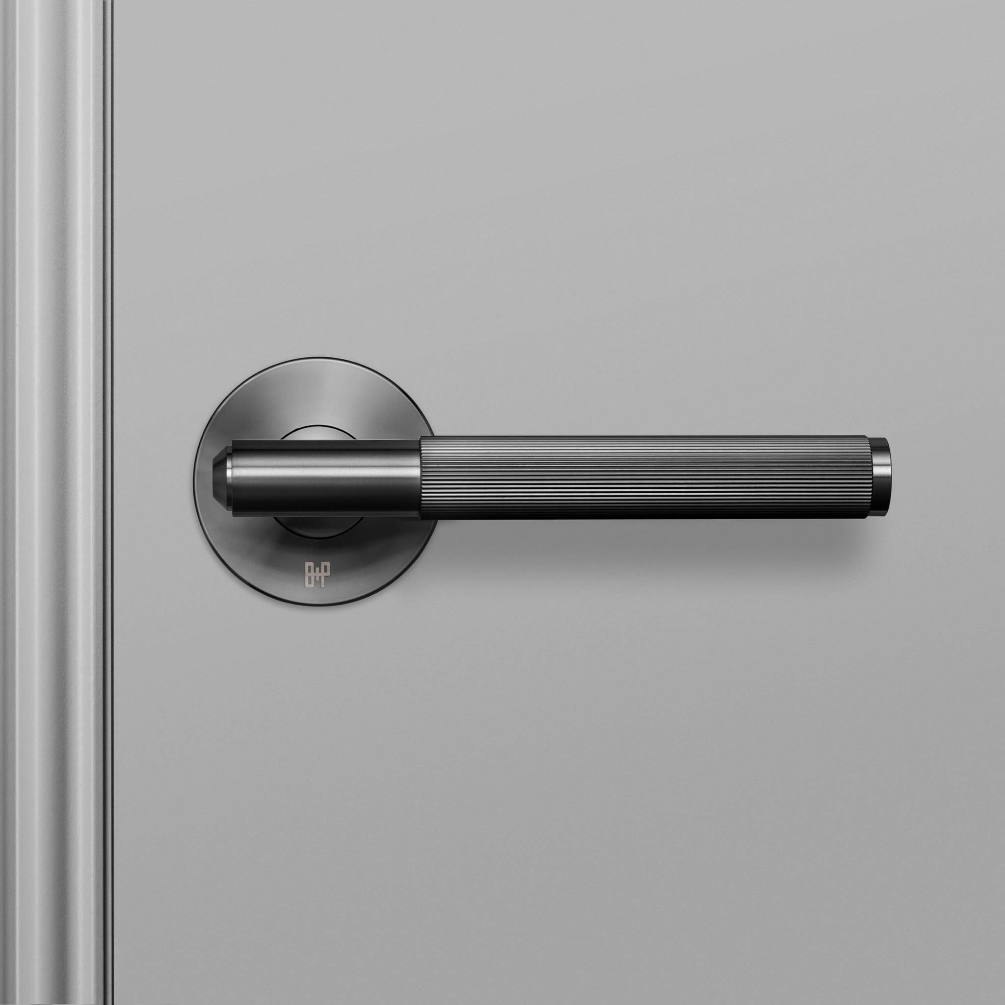Buster + Punch Fixed Door Handle Single-Sided Linear Knurl in Gun Metal detail